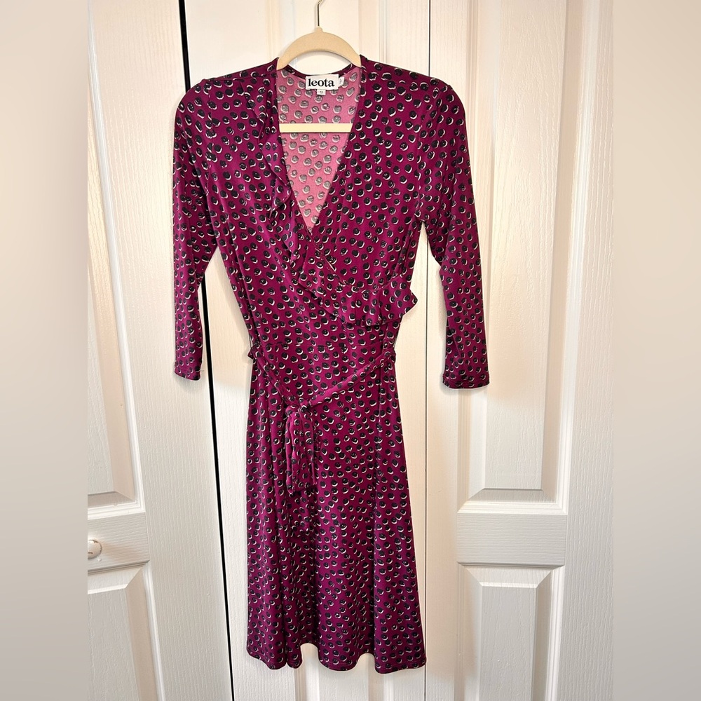 Leota V-Neck Purple Polka Dot Ruffle Belted Wrap Dress Size Small Stretch
